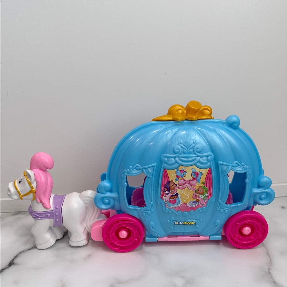 Fisher-Price Little People Disney Princess Cinderella's Dancing Carriage